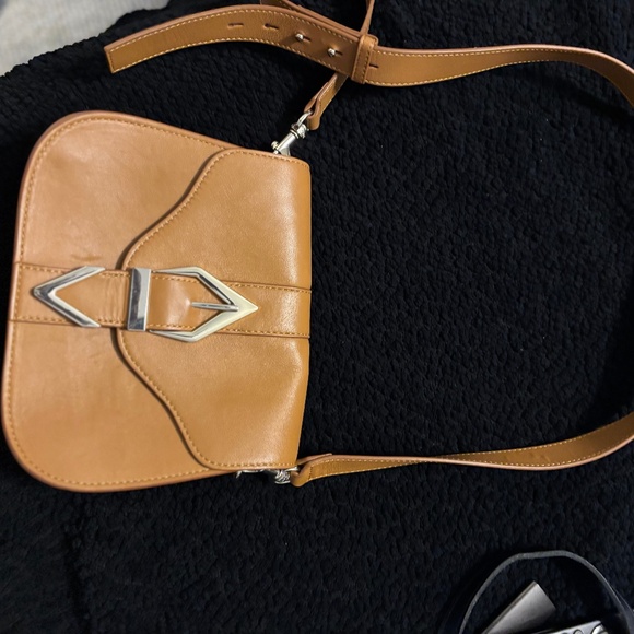 Vince Camuto - Picture 1 of 6
